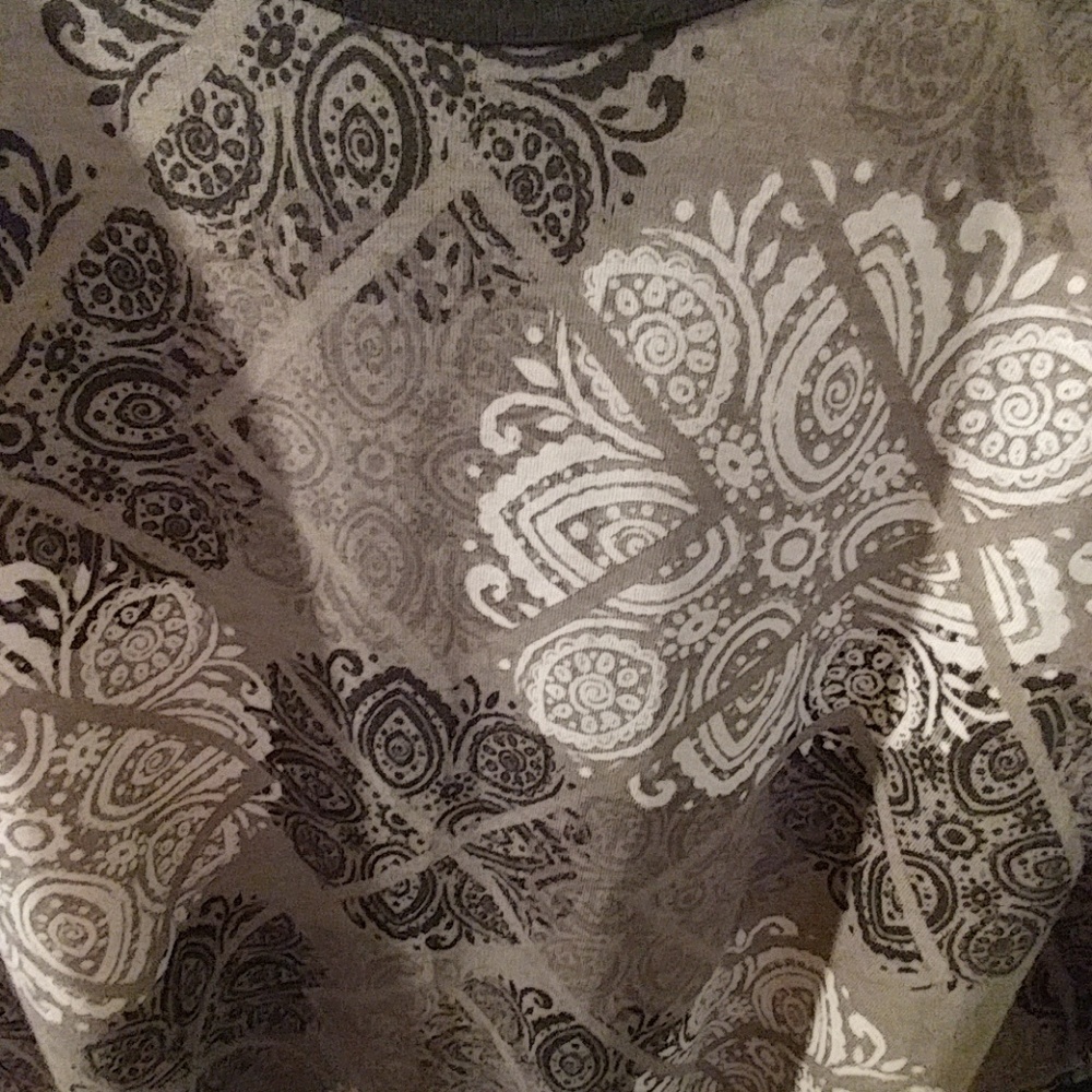 Lularoe Randy T Shirt - Picture 3 of 5